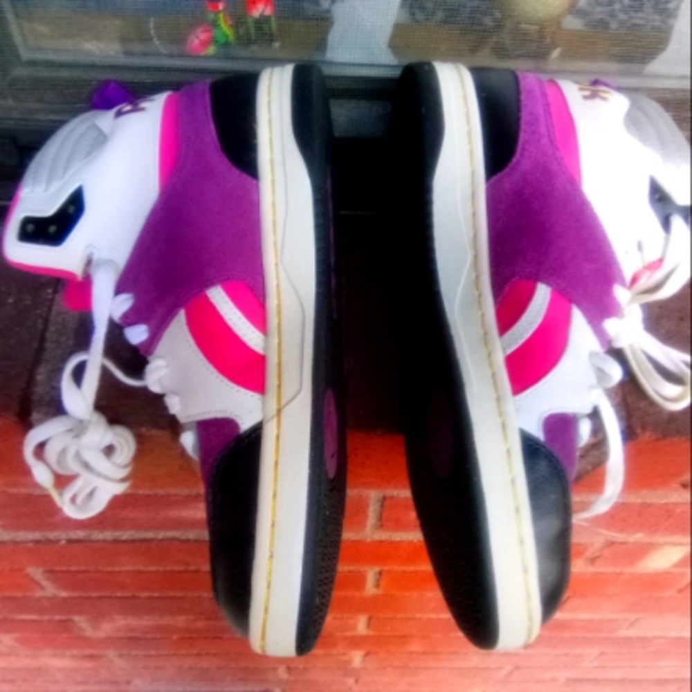 Reebok's Wmn's 8 M Leather Hi Tops